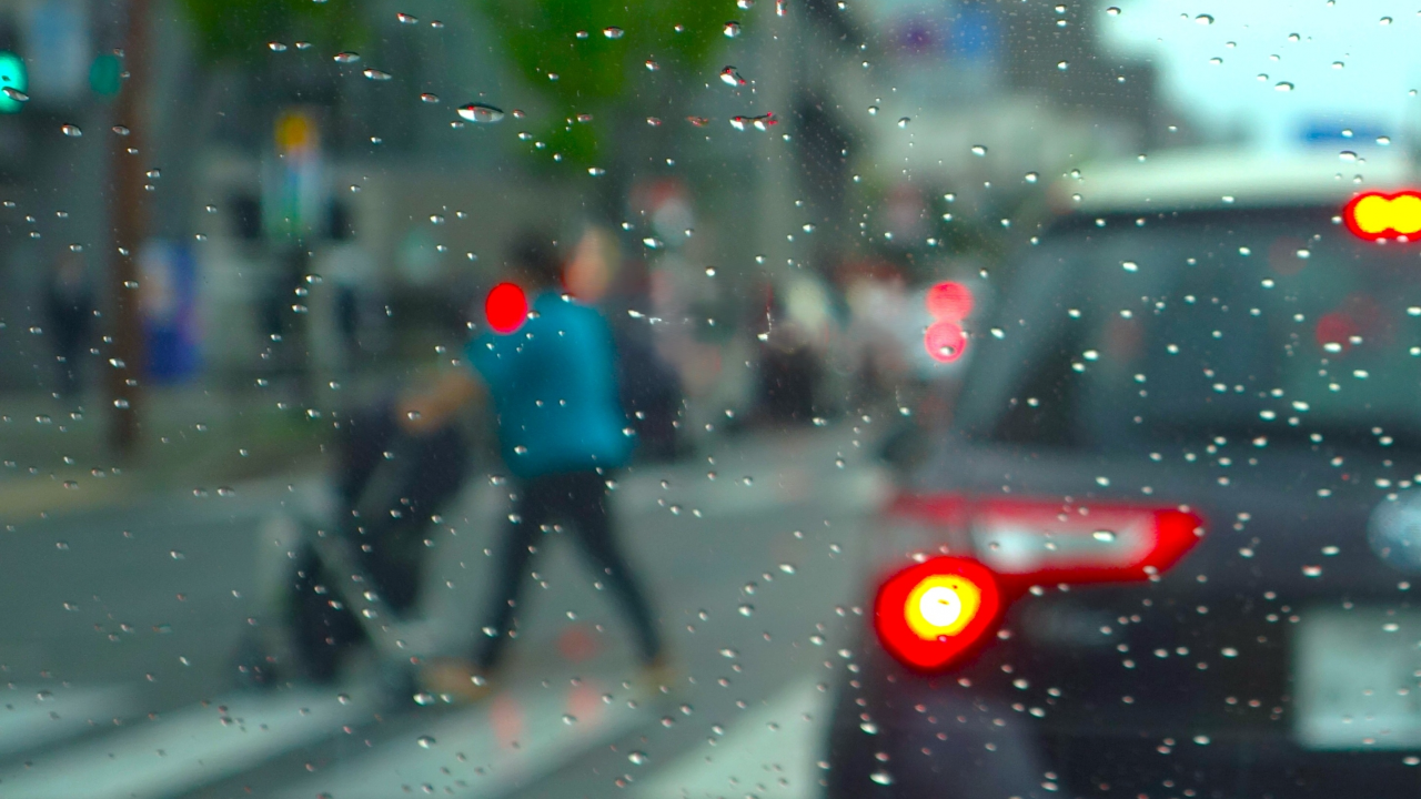 雨の日のベビーカー
